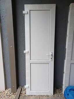 Plastove vchodove dvere