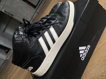 Zvysene botasky Adidas model HOOPS 2.0 MID