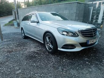 Mercedes E w212. 220 D facelift TOP stav