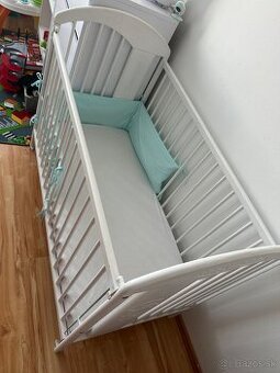 Detská postieľka s matracom