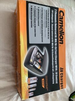 Nabíjačka batérií Camelion