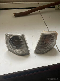 🚗 Predám predné smerovky / blikače – Peugeot 405 a 405S - 1