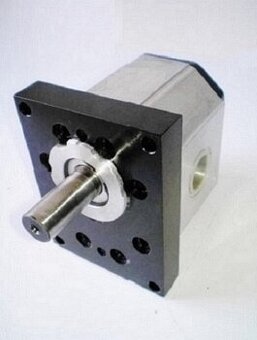 Čerpadlo 32 litr.  na servo LKT