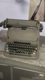 Písací stroj Consul - 1