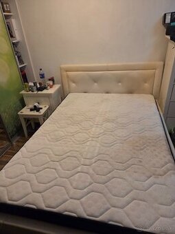 Manzelska postel + matrac Dormeo zadarmo