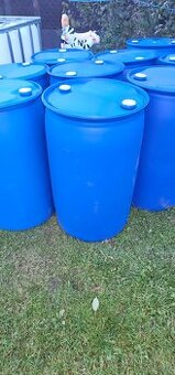 Plastové sudy 220l.