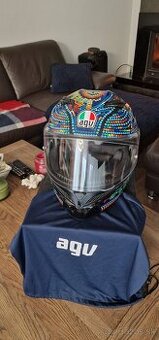 Prilba na motorku AGV