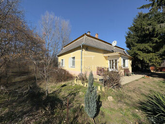 Dom s vlastným jazerom a viac ako hektárom pozemku – Malý Os