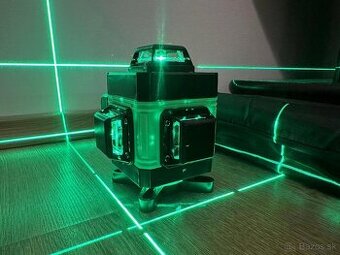 16-líniový samonivelačný laser 360° so zeleným lúčom a 2 bat