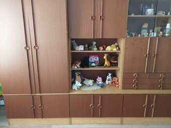 Darujem obývaciu stenu, skrine