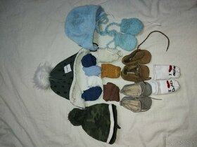 novorodenecky set- čiapky, rukavice, ponožky,capacky