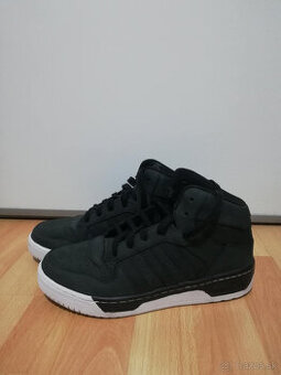 Dámska športová obuv Adidas (veľkosť 39 1/3)