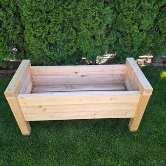 Vyvýšený záhon/kvetináč č.1