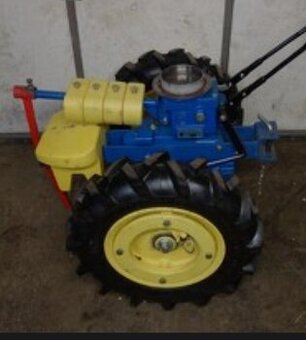 MALOTRAKTOR AGZAT