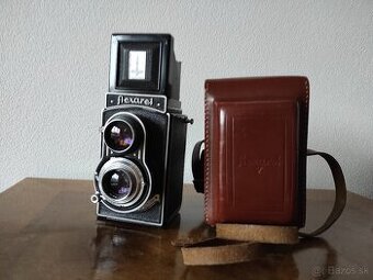 Starý fotoaparát Flexaret V next
