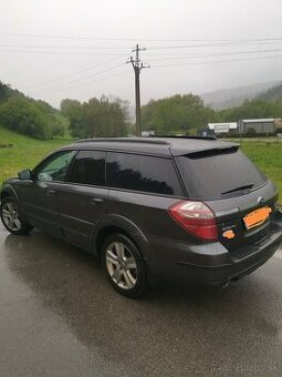 Subaru outback 2008. 4x4