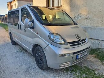 Predam opel vivaro 2.5cdti