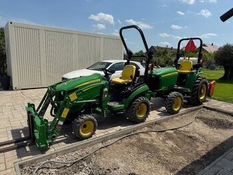 John Deere 1026r s čelným nakladačom, ŠPZ