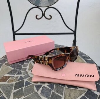 Miumiu slnečné okuliare