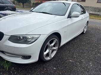 BMW 320i - 1