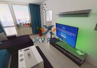 Priestranný 2,5-izbový byt - kompletne zariadený, stačí sa n