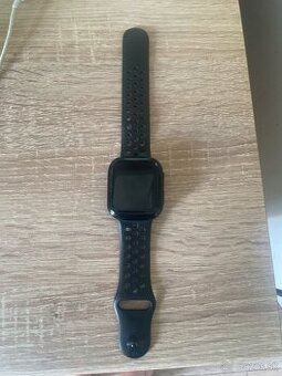 Apple Watch 8 - 1