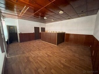 Prenájom – priestor 42m2 – pri poliklinike Senium, Martin