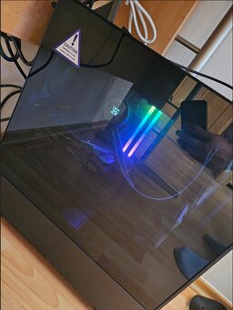 Herny PC, Ryzer 7 9700X, 4060Ti, 32GB RAM, 2TB SSD