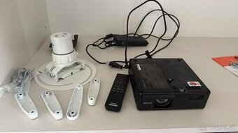 Predam projektor EPSON EF-11 + Vogels PPC 1500