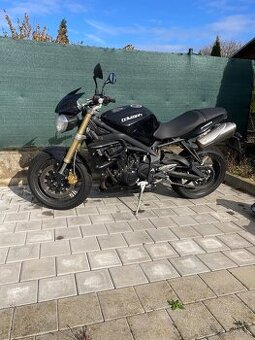 TRIUMPH STREET TRIPLE 675