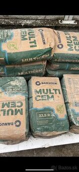 Predám 18 vriec stavebného cementu/betónu Zostalo mi po stav