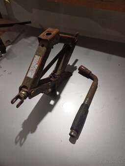 Zdvihák Suzuki Jimny