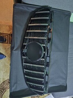 Mercedes predna maska