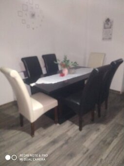 Jedálenský stôl+6 stoličky