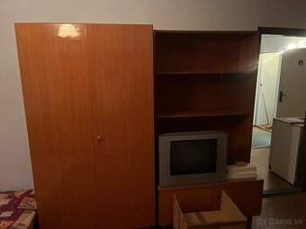 Retro starožitnosti nábytok