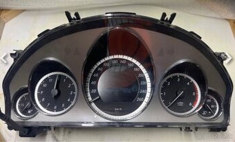 Mercedes E W212 budíky, prístrojová doska
