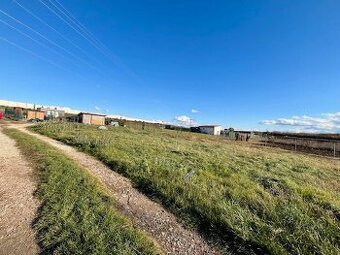Slnečný pozemok Párovské Háje, investícia, 440 m2