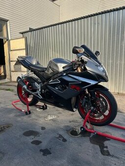 Suzuki GSXR 1000 k6