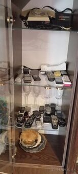 Stáré mobily.
