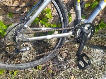 TREK 4300