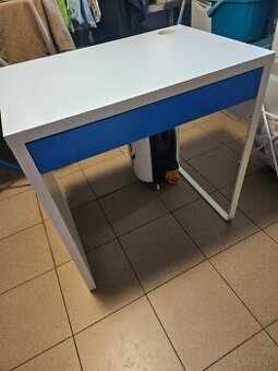 Ikea Micke stolik - 1