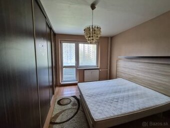 Priestranný byt s balkónom/rezervovaný