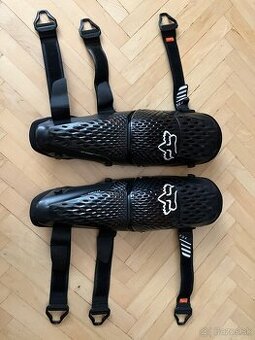 FOX chrániče kolien TITAN PRO D3O black