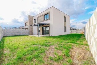 5-izbový poschodový dvojdom v širšom centre mesta