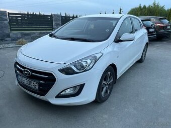 Hyundai i30 1,6 CRDI 2015 Hatchback - 1