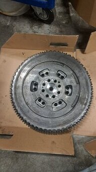 Dvojhmotny zotrvačník Nissan Pathfinder 2.5 tdi 2011