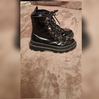 Lakované čižmy h&m 35