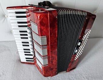 Predam akordeon Delicia Arnaldo 72 bas.