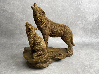 Bronzové súsošie Vijúce vlky