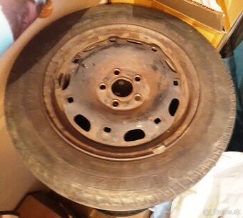 Predám 2 ks celoročných kolies 165/70 R14 s diskami 5x100 pa